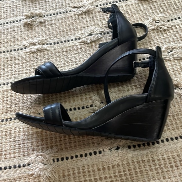 Reaction Kenneth Cole Sandals - Picture 4 of 8